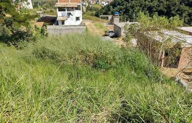 Imagem: O terreno possui 246m² de Área e está localizado em Terras