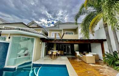 Imagem: A casa em condomínio possui 3 Dormitórios, 4 Banheiros, 4