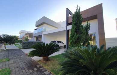 Imagem: A casa em condomínio possui 3 Dormitórios, 4 Banheiros, 4