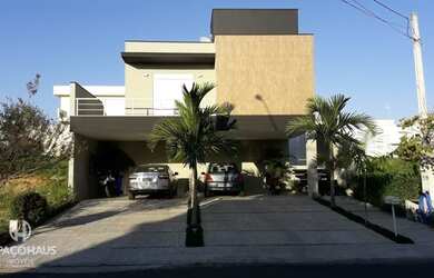 Imagem: A casa em condomínio possui 3 Dormitórios, 3 Banheiros, 4