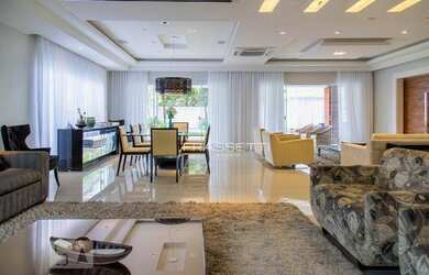 Imagem: A casa em condomínio possui 4 Dormitórios, 5 Banheiros, 2