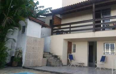 Imagem: A casa possui 3 Dormitórios, 3 Banheiros, 5 Vagas na garagem