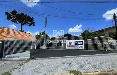 Imagem: A casa possui 2 Dormitórios, 1 Banheiro, 3 Vagas na garagem