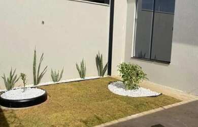 Imagem: A casa possui 3 Dormitórios, 3 Banheiros, 2 Vagas na garagem