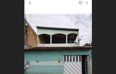 Imagem: A casa possui 3 Dormitórios, 4 Banheiros, 2 Vagas na garagem