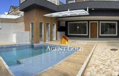 Imagem: A casa em condomínio possui 4 Dormitórios, 4 Banheiros, 3