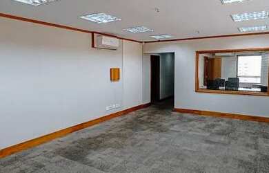 Imagem: A casa possui 3 Dormitórios, 3 Banheiros, 2 Vagas na garagem