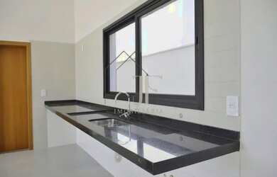 Imagem 11: Linda casa com 3 suítes e garagem para 4 carros - Jardins Bolonha