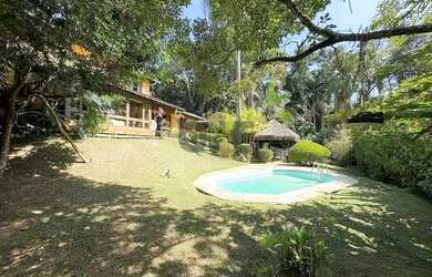 Imagem: A casa em condomínio possui 4 Dormitórios, 4 Banheiros, 4