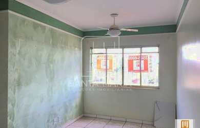 Imagem: O apartamento possui 3 Dormitórios, 1 Banheiro, 2 Vagas na