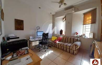 Imagem: O depósito possui 3 Vagas na garagem, 354m² de Área e está