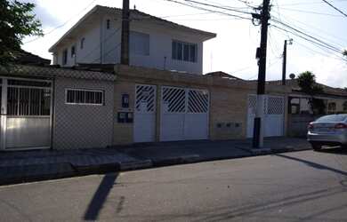 Imagem: A casa possui 1 Dormitório, 2 Banheiros, 30m² de Área e