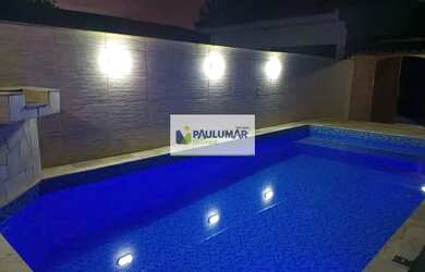 Imagem: A casa possui 2 Dormitórios, 2 Banheiros, 2 Vagas na garagem