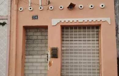 Imagem: A casa possui 3 Dormitórios, 1 Banheiro e 105m² de Área e