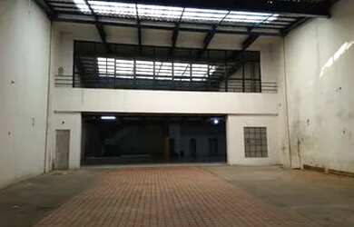 Imagem: O depósito possui 5 Vagas na garagem, 322m² de Área, Imóvel