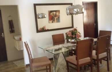 Imagem: A casa possui 4 Dormitórios, 5 Banheiros, 5 Vagas na garagem