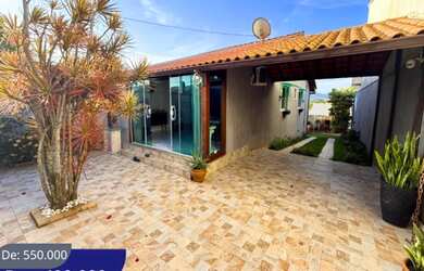 Imagem: A casa possui 2 Dormitórios, 3 Banheiros, 3 Vagas na garagem