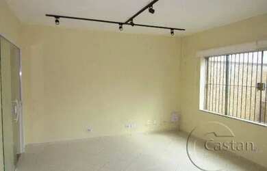 Imagem: A casa possui 4 Dormitórios, 2 Banheiros, 5 Vagas na garagem