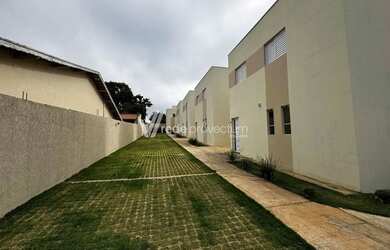 Imagem: A casa em condomínio possui 2 Dormitórios, 2 Banheiros, 2