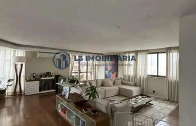 Imagem: O apartamento possui 5 Dormitórios, 5 Banheiros, 2 Vagas na