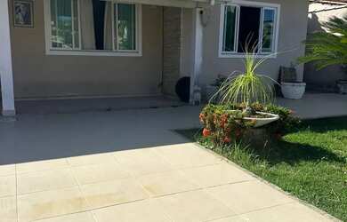 Imagem: A casa em condomínio possui 3 Dormitórios, 1 Banheiro, 3 Vagas