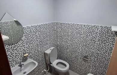 Imagem 8: Excelente Casa Comercial de Esquina c/ 5 Salas Climatizada e Armários...