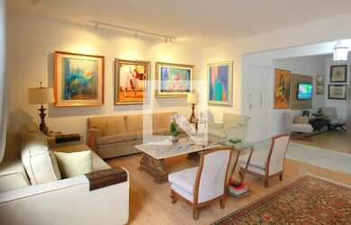 Imagem: O apartamento possui 4 Dormitórios, 3 Banheiros, 2 Vagas na