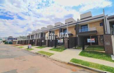 Imagem: A casa possui 3 Dormitórios, 5 Banheiros, 2 Vagas na garagem