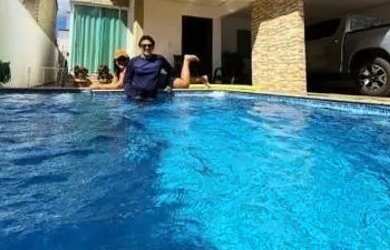 Imagem: A casa possui 3 Dormitórios, 2 Banheiros, 2 Vagas na garagem