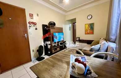 Imagem: O apartamento possui 1 Dormitório, 1 Banheiro, 1 Vaga na garagem