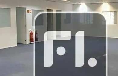 Imagem: O depósito possui 5 Vagas na garagem, 330m² de Área e está