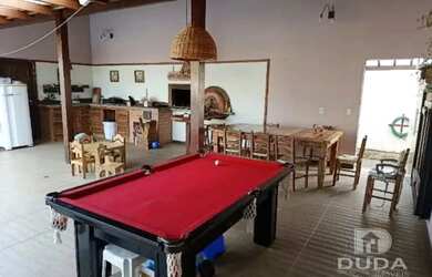 Imagem: A casa possui 3 Dormitórios, 3 Banheiros, 2 Vagas na garagem