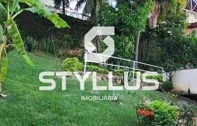 Imagem: A casa possui 4 Dormitórios, 2 Banheiros, 130m² de Área