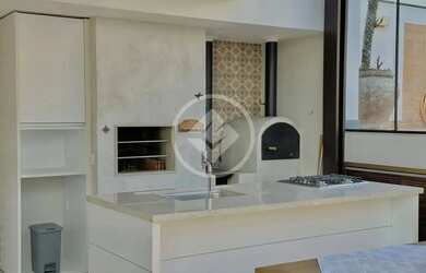 Imagem 3: Duplex para venda tem 277 metros quadrados com 3 quartos em Agronômica...