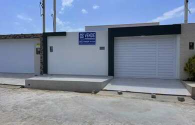 Imagem: A casa possui 2 Dormitórios, 2 Banheiros, 1 Vaga na garagem