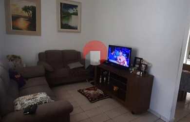 Imagem: A casa possui 3 Dormitórios, 2 Banheiros, 2 Vagas na garagem