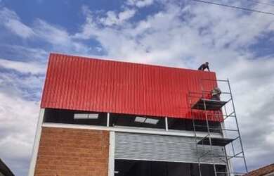 Imagem: O depósito possui 5 Vagas na garagem, 500m² de Área e está