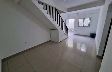 Imagem: A casa em condomínio possui 2 Dormitórios, 2 Banheiros, 1