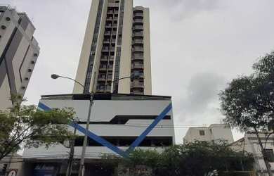 Imagem: O apartamento possui 1 Dormitório, 1 Banheiro, 1 Vaga na garagem