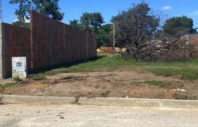 Imagem: O terreno possui 250m² de Área e está localizado em Plano