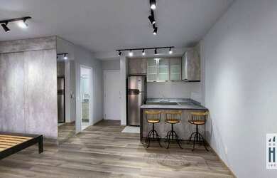 Imagem: O apartamento possui 1 Dormitório, 1 Banheiro, 1 Vaga na garagem