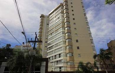 Imagem: O apartamento possui 4 Dormitórios, 5 Banheiros, 3 Vagas na