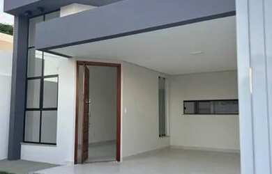 Imagem: A casa possui 3 Dormitórios, 3 Banheiros e 2 Vagas na garagem