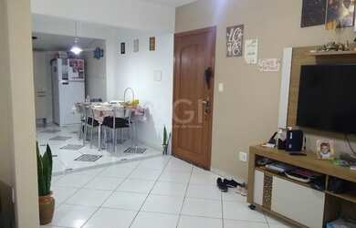 Imagem: O apartamento possui 3 Dormitórios, 1 Banheiro, 1 Vaga na garagem