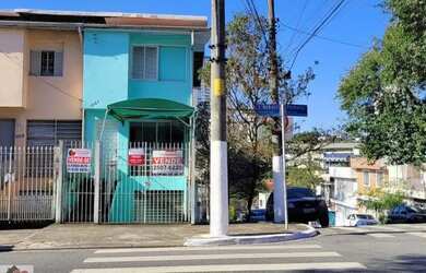 Imagem: A casa à venda possui 2 Dormitórios, 2 Banheiros, 1 Vaga na