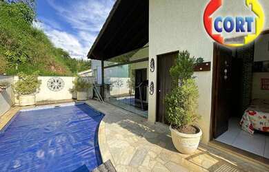 Imagem: A casa em condomínio possui 3 Dormitórios, 2 Banheiros, 4