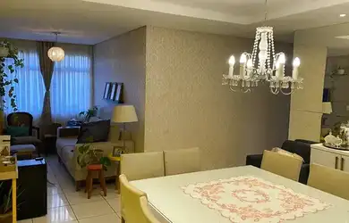 Imagem: O apartamento possui 3 Dormitórios, 2 Banheiros, 2 Vagas na