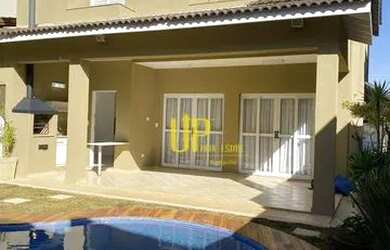 Imagem: A casa em condomínio possui 4 Dormitórios, 5 Banheiros, 4