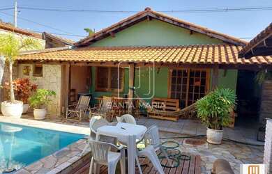 Imagem: A casa possui 2 Dormitórios, 2 Banheiros, 2 Vagas na garagem