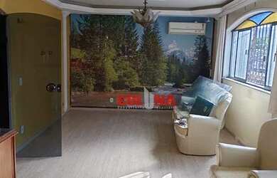 Imagem: A casa possui 3 Dormitórios, 3 Banheiros, 3 Vagas na garagem